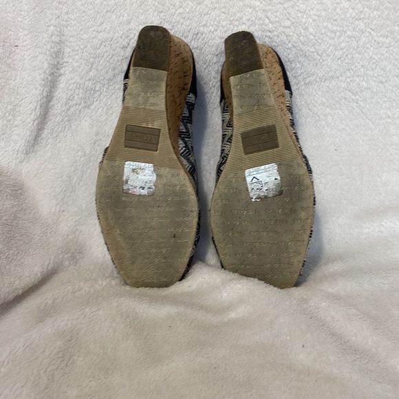 Toms Black and Cream Wedges - Picture 4 of 7